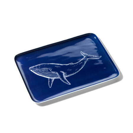 Blaues Tablett mit Wal-Motiv von Oceanstore Design